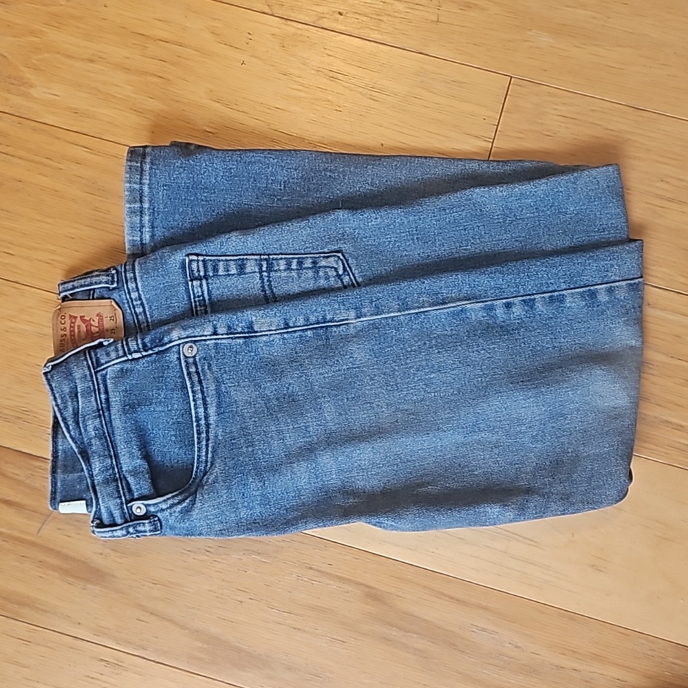 EUC Levi's Jeans